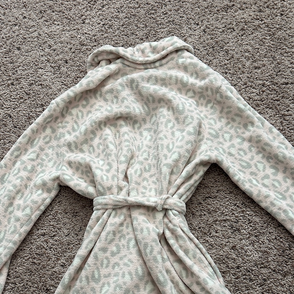 Ulta Beauty Cozy Patterned Robe - Picture 5 of 5